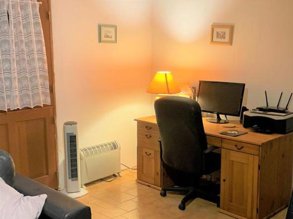 La Maison Tournesol - 3 Bedroom House With Large Garden Near Saumur Saint-Martin-de-la-Place Exterior photo